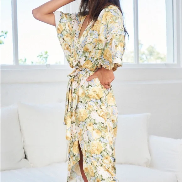 Gorgeous Floral kimono style Dress - Picture 4 of 7